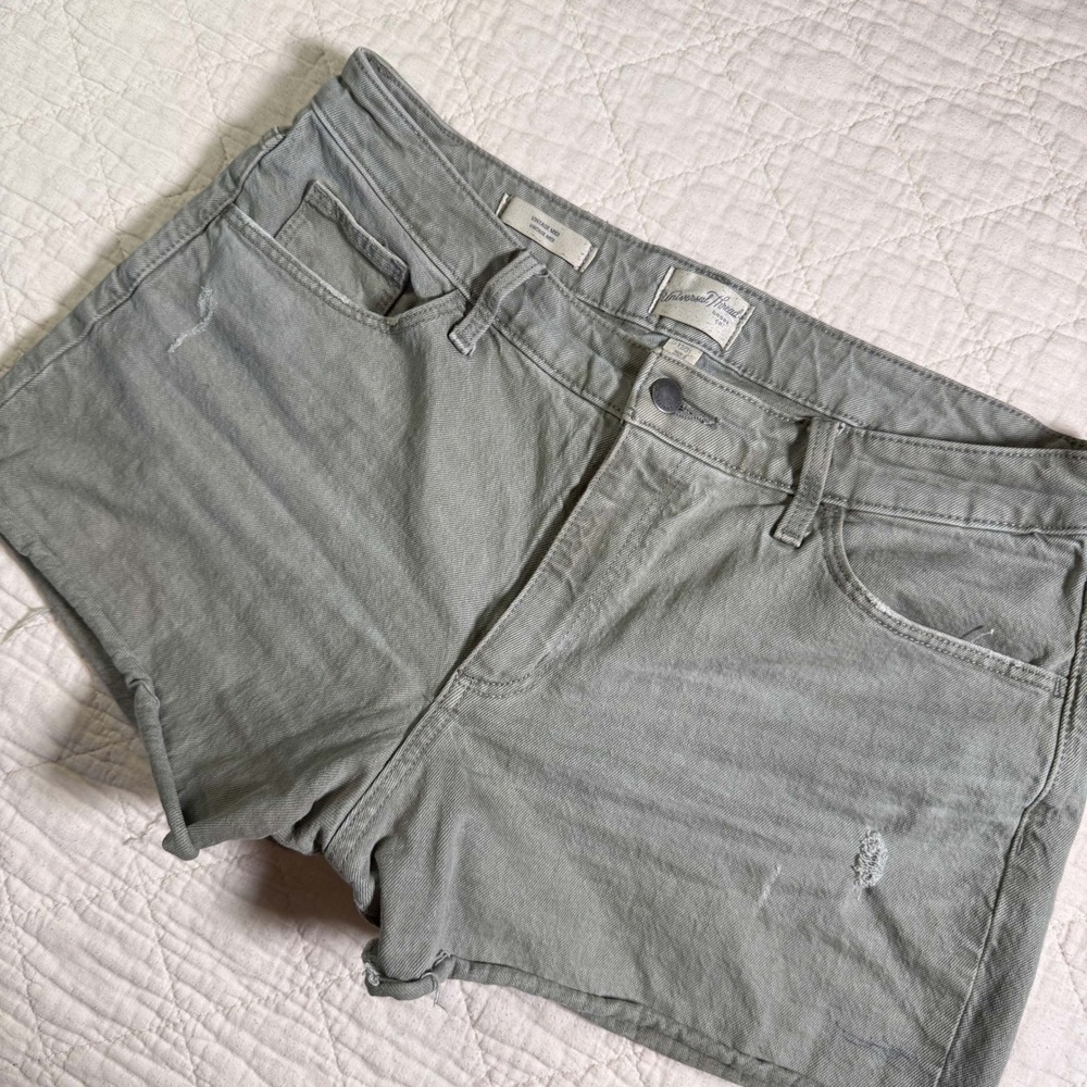 Universal Thread Vintage Mid‎ Rise Distressed Denim Shorts Olive Green 12/31